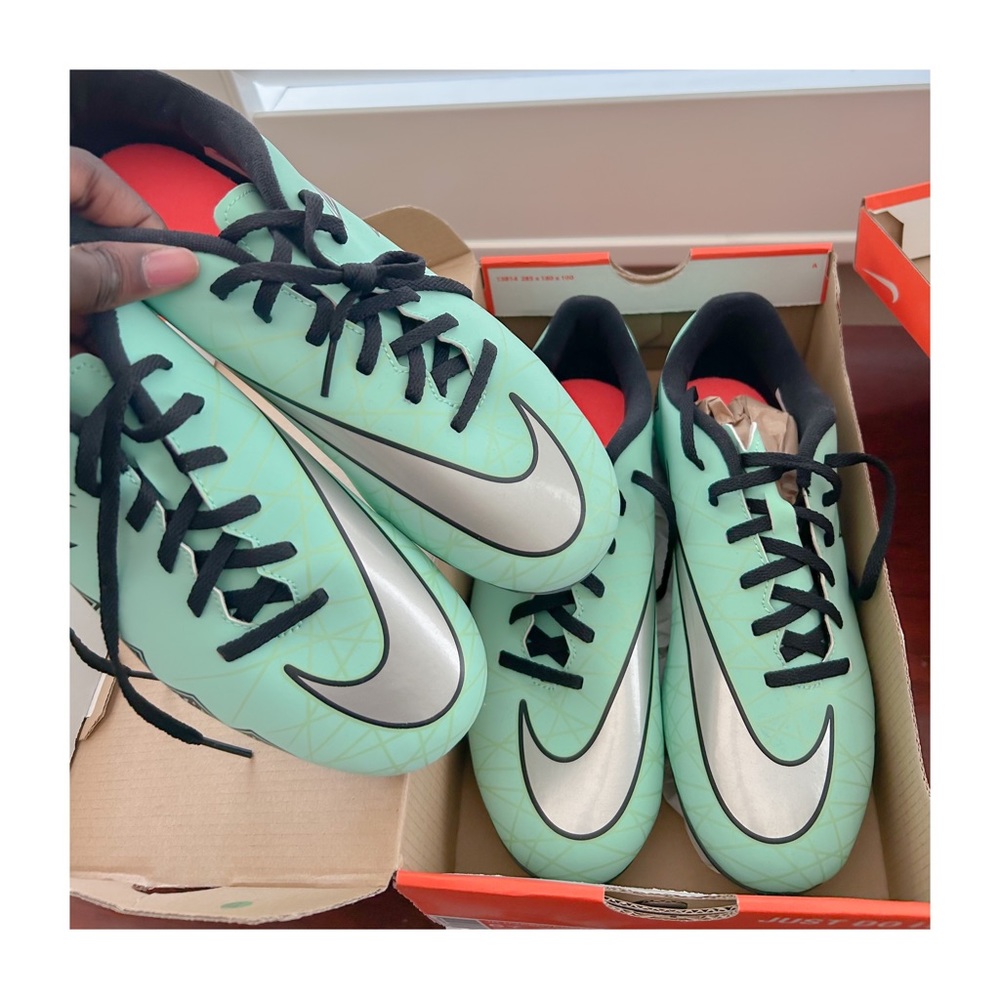 NIKE JR HYPERVENOM PHADE II FG-R Youth Soccer Cleats